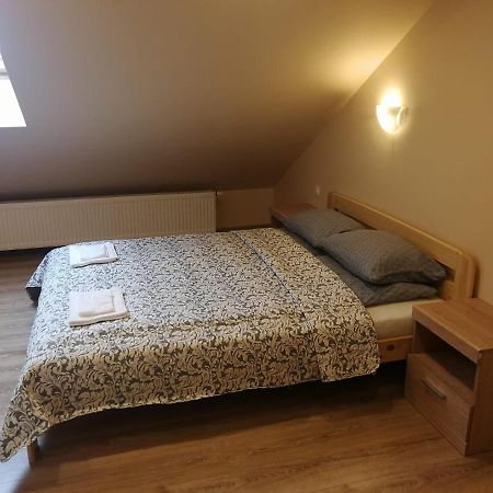 Hotel Viesbutis Kelyje Uciana Zewnętrze zdjęcie