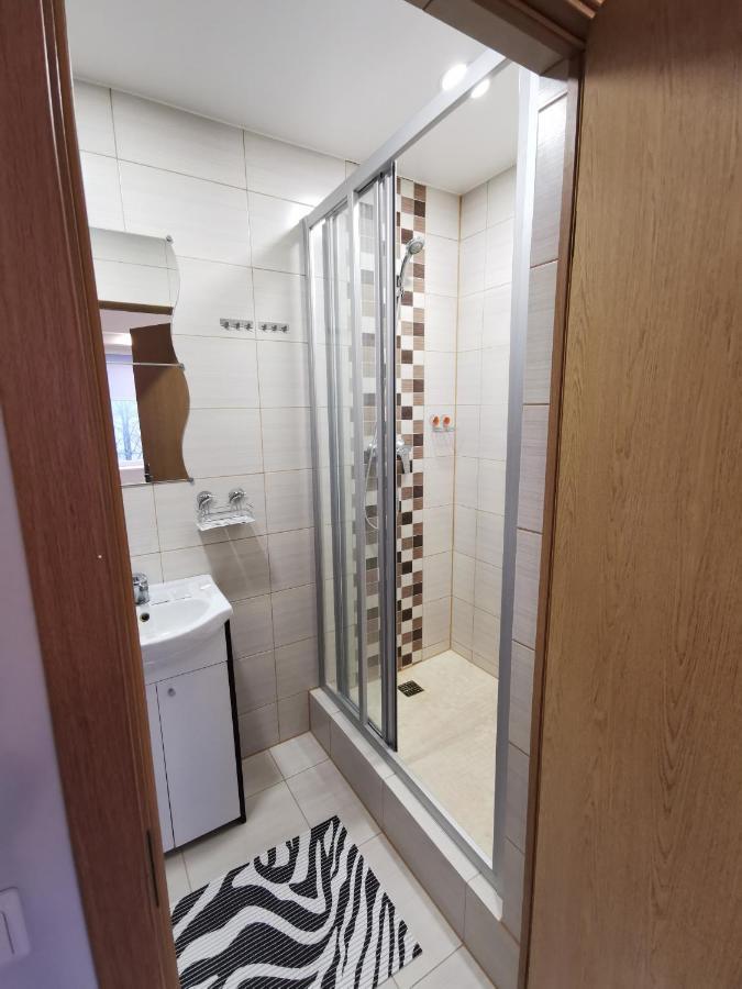 Hotel Viesbutis Kelyje Uciana Zewnętrze zdjęcie